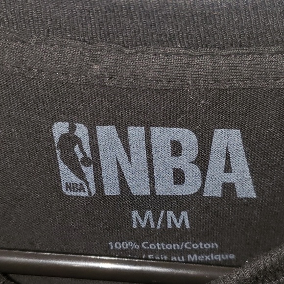 NEW Toronto NBA Raptors Logo T-Shirt Short Sleeve - Picture 3 of 3